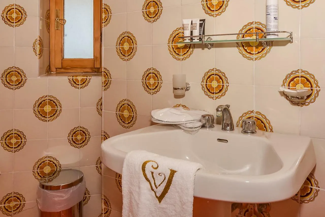 Bed & Breakfast Villa Valdroni Cala Galera