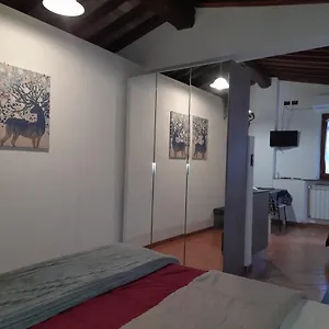 La Casa In Giardino Maison d'hôtes